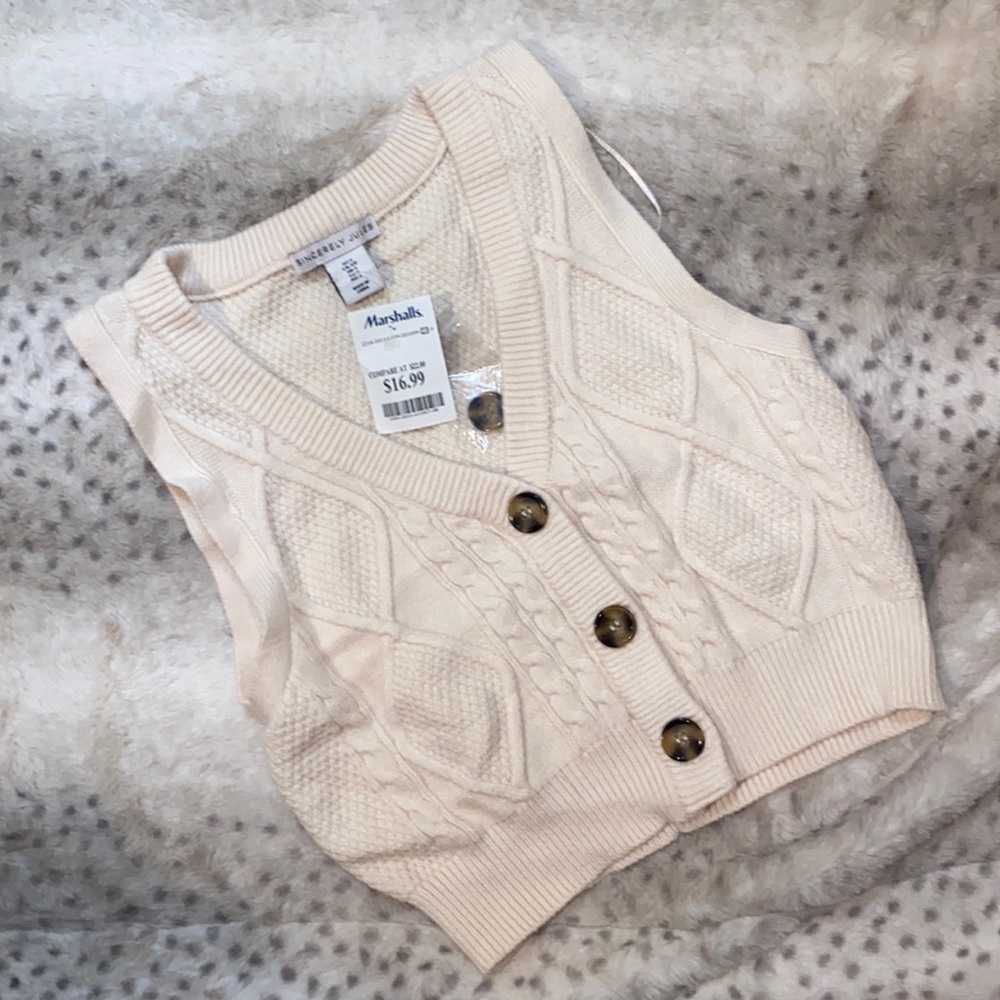 Cream Cropped Sweater Vest